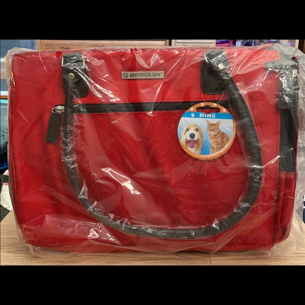 NWT Bertegolden Red Pet Carrier